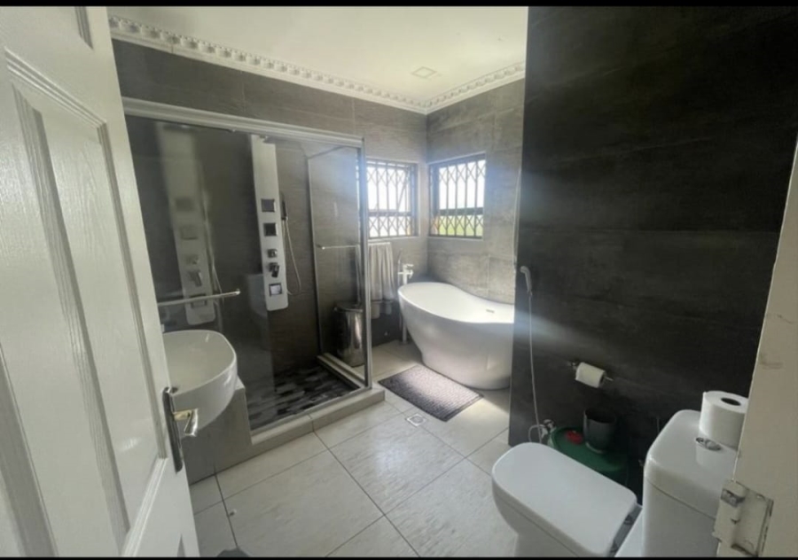 4 Bedroom Property for Sale in Ficksburg Free State